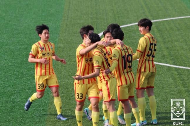 아주대·홍익대 ‘퍼펙트’ 3연승→대학축구 토너먼트 진출…12일 24강전