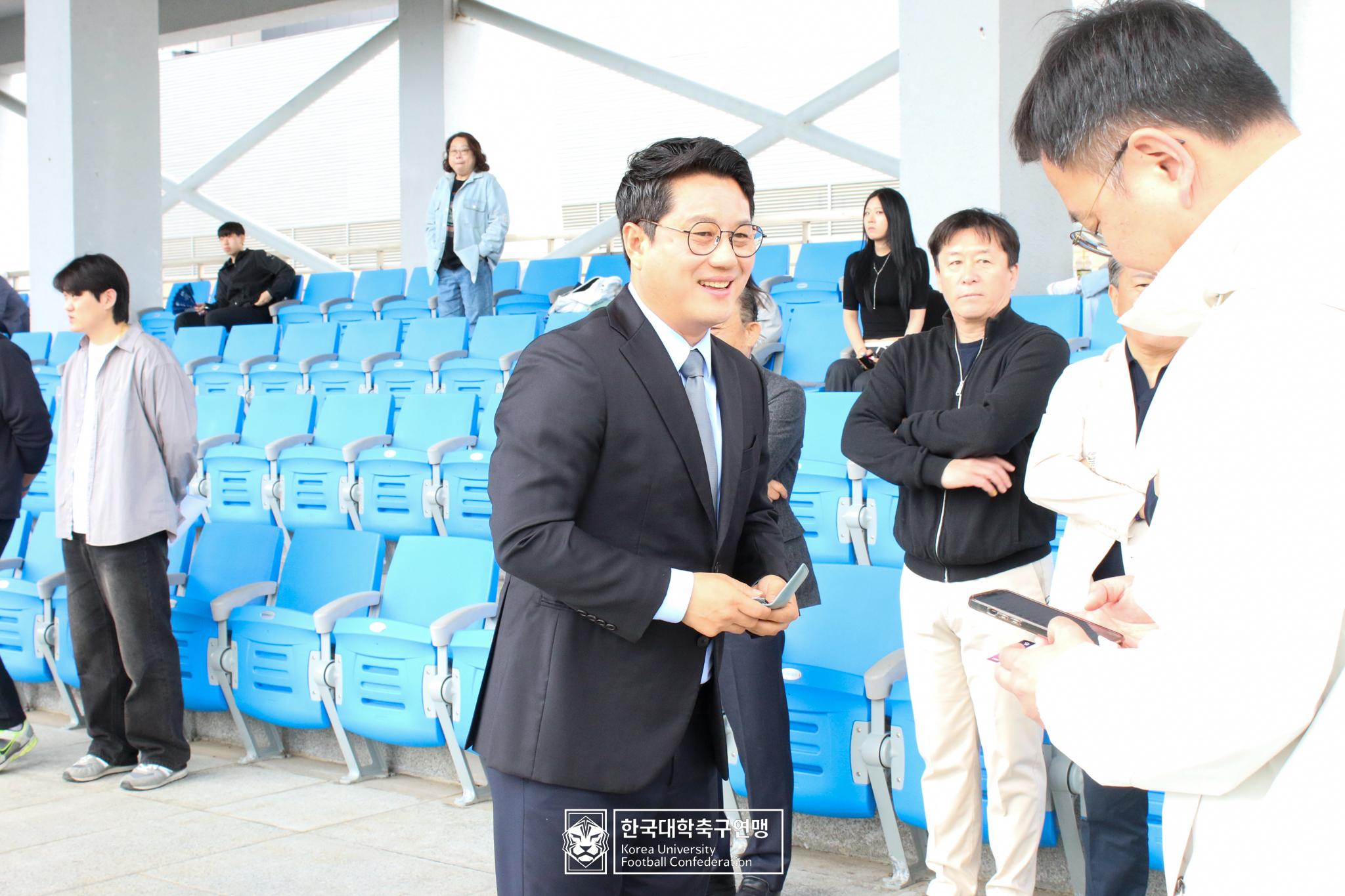 한국대학축구연맹 박한동 회장, 2026 대학축구 U리그 개막전 현장 방문… 변화된 리그 방향성 점검